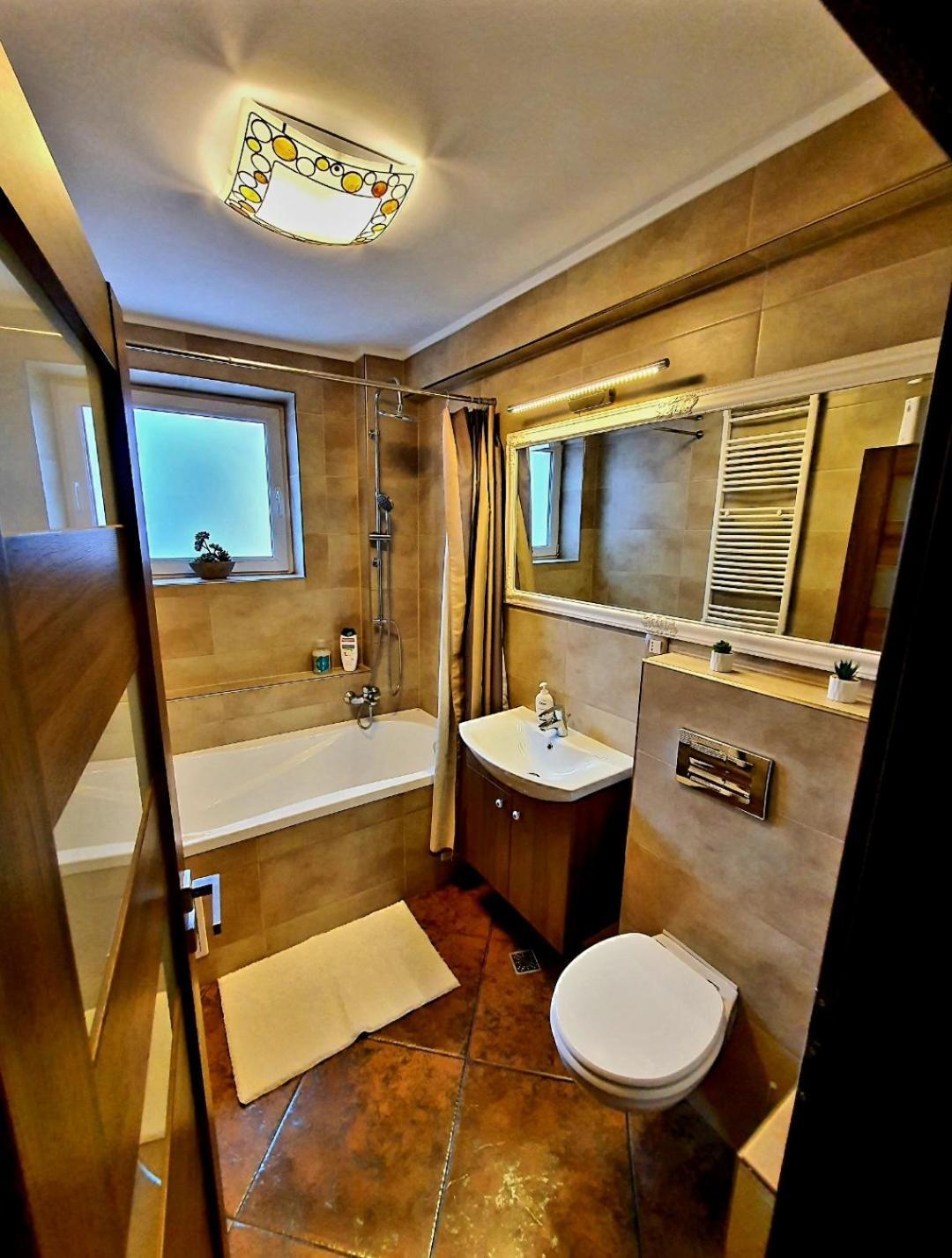 Majestic Residence Braşov Extérieur photo